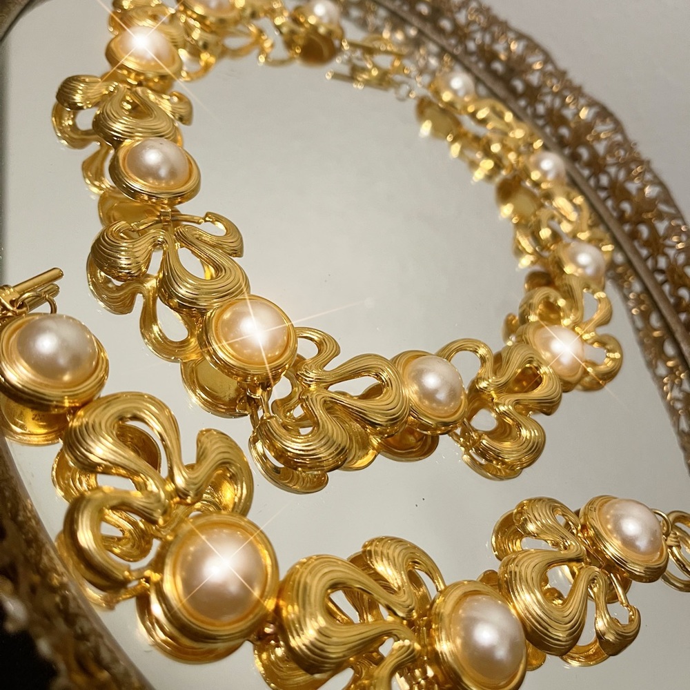 Vintage pearl and bracelet set